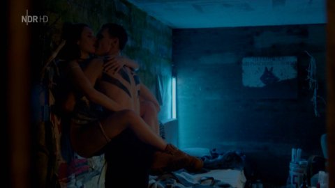 Simone Geissler, Valerie Stoll - Nude Scenes in Hanna's Homecoming (2018)