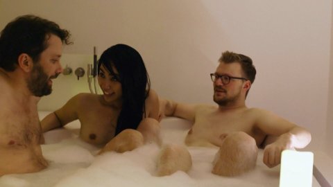 Le-Thanh Ho - Nude Scenes in jerks. s02e03 (2018)