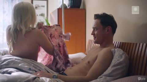 Katarzyna Zielinska, Dominika Pasternak - Nude Scenes in Zawsze warto s01e04 (2019)