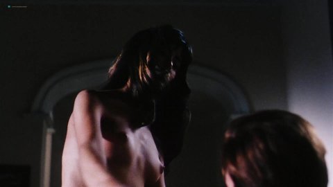 Lisa Barbuscia - Nude Scenes in Serpent's Lair (1995)