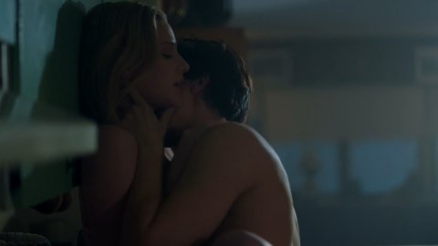 Lili Reinhart - Nude Scenes in Riverdale s01e13 (2017)