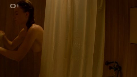 Pavlovova Maria - Nude Scenes in Rédl s01e01 (2018)