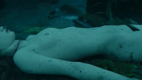 Marta Etura, Valeria Salcedo - Nude Scenes in The Invisible Guardian (2017)