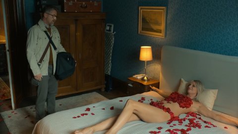 Ivana Chylkova, Lucie Zackova - Nude Scenes in Chlap na střídačku (2020)