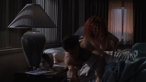 Maria Bello, Amanda Kravat - Nude Scenes in Duets (2000)