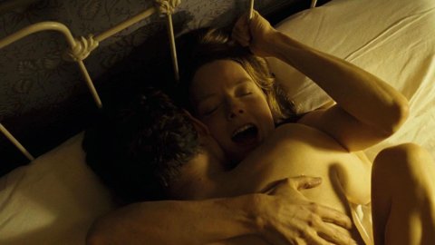 Jodie Foster - Nude Scenes in A Very Long Engagement (2004)