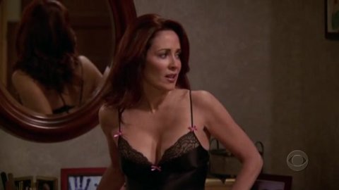 Patricia Heaton - Nude Scenes in Everybody Loves Raymond s09e14 (2004)