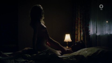 Rikke Lylloff - Nude Scenes in Träume - Der Usedom-Krimi (2019)