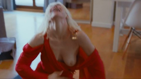 Katarzyna Warnke - Nude Scenes in Kobiety Mafii s01e03 (2018)