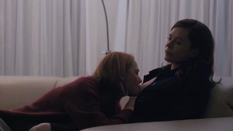 Anna Friel, Louisa Krause - Nude Scenes in The Girlfriend Experience s02e09 (2017)