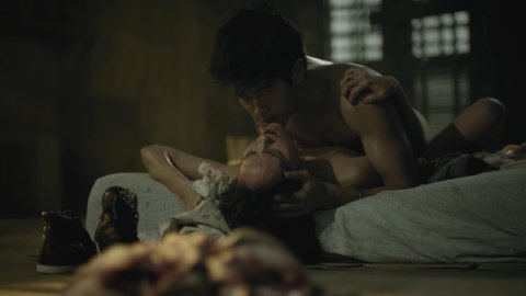 Salvita Decorte - Nude Scenes in Halfworlds s01e04 (2017)