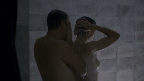 Sophie Gomez - Nude Scenes in Monarca s01e04, e07 (2019)