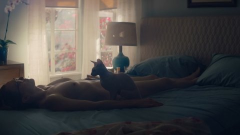 Julianne Moore - Nude Scenes in Gloria Bell (2018)