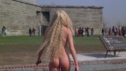 Daryl Hannah - Nude Scenes in Splash (1984)