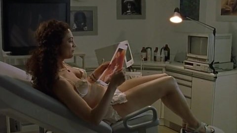 Barbara Wussow - Nude Scenes in Das Geheimnis des Rosengartens (1999)