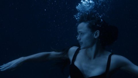 Jennifer Garner - Nude Scenes in Elektra (2005)