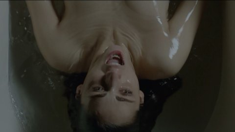 Miriam Leone - Nude Scenes in Thou Shalt Not Kill s01e01 (2015)