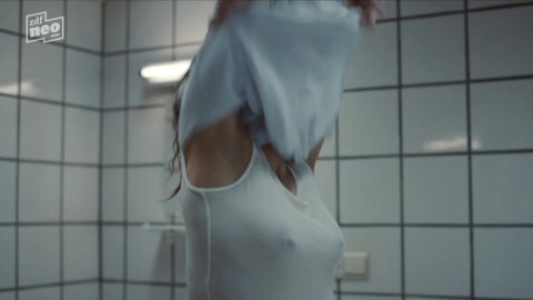 Veerle Baetens - Nude Scenes in Tabula Rasa s01 (2017)