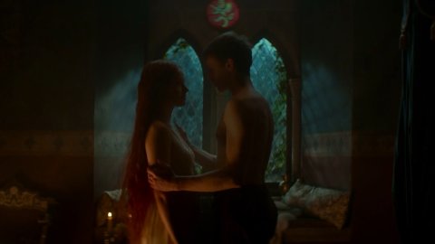 Daisy Ridley, Naomi Watts - Nude Scenes in Ophelia (2019)