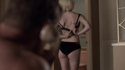 Jessica Amlee - Nude Scenes in For All Mankind s01e02 (2019)