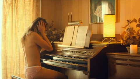 Jessie Andrews - Nude Scenes in Hot Summer Nights (2017)