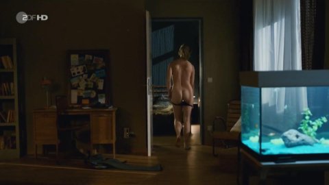 Lisa Wagner - Nude Scenes in Kommissarin Heller (2017)