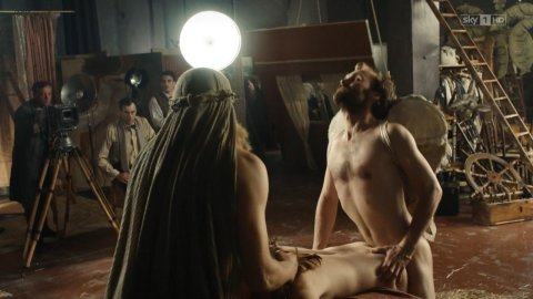 Franziska Holitschke - Nude Scenes in Babylon Berlin s01 (2017)