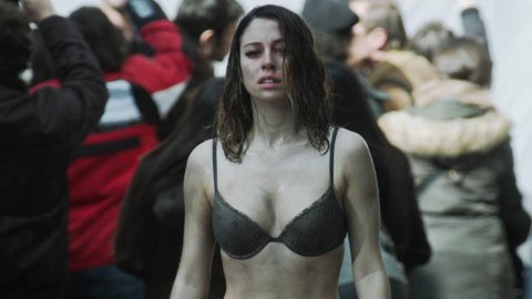 Blanca Suarez - Nude Scenes in The Bar (2017)
