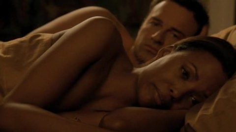 Aisha Tyler - Nude Scenes in Nip/Tuck s02e03 (2004)