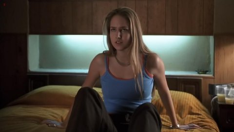 Leelee Sobieski - Nude Scenes in Joy Ride (2001)