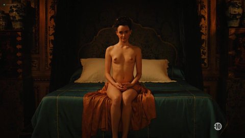 Victoire Dauxerre, Maddison Jaizani - Nude Scenes in Versailles (2018)