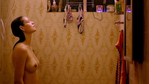 Kelly Crifer, Barbara Colen - Nude Scenes in In the Heart of the World (2019)