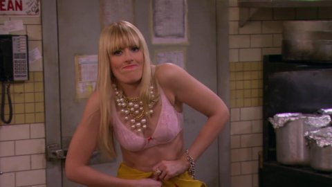 Beth Behrs - Nude Scenes in 2 Broke Girls s03e16 (2013)