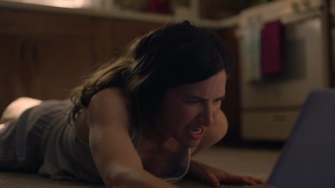 Kathryn Hahn - Nude Scenes in Mrs. Fletcher s01e03 (2019)