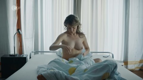 Lisa Wagner - Nude Scenes in Kommissarin Heller s01e09 (2019)