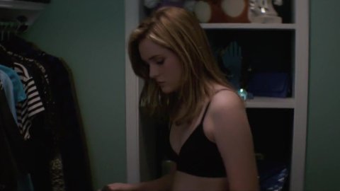 Grace Victoria Cox - Nude Scenes in Heathers s01e02 (2018)