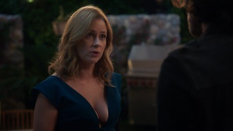 Jenna Fischer - Nude Scenes in Splitting Up Together s01e04 (2018)