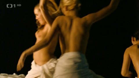 Lucie Vondrackova, Barbora Seidlova, Martina Klirova - Nude Scenes in Snowboarďáci (2004)