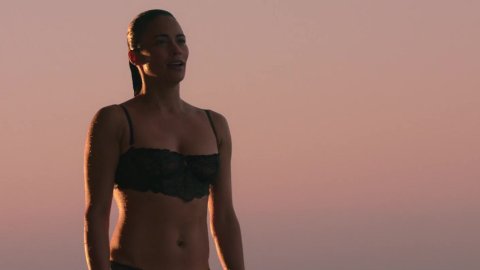 Paula Patton - Nude Scenes in Traffik (2018)