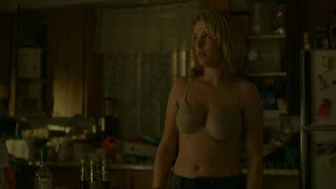 Charlotte Aubin - Nude Scenes in Crème de menthe (2017)